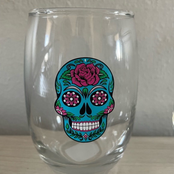Set of three Day of the Dead Dia de los Muertos wine glasses (stemless) - Picture 3 of 5
